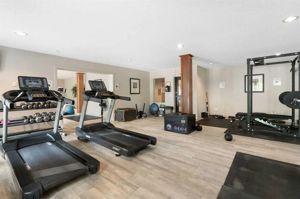 35 Richard Court SW #159