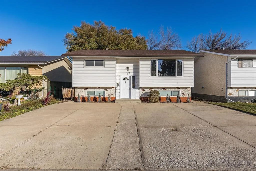 22 Hamilton Court NE