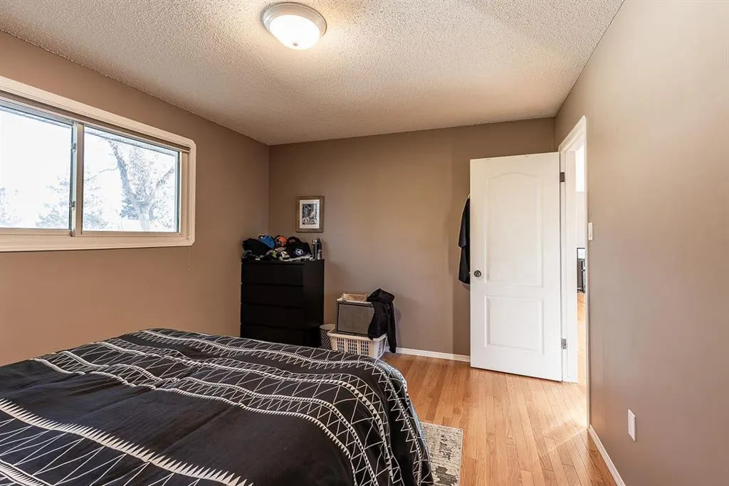 22 Hamilton Court NE