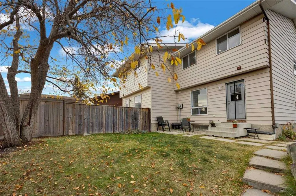 35 Berkley Court NW