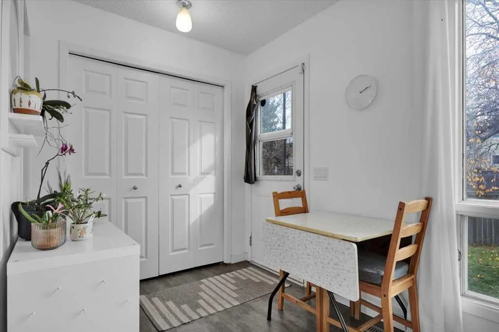 35 Berkley Court NW