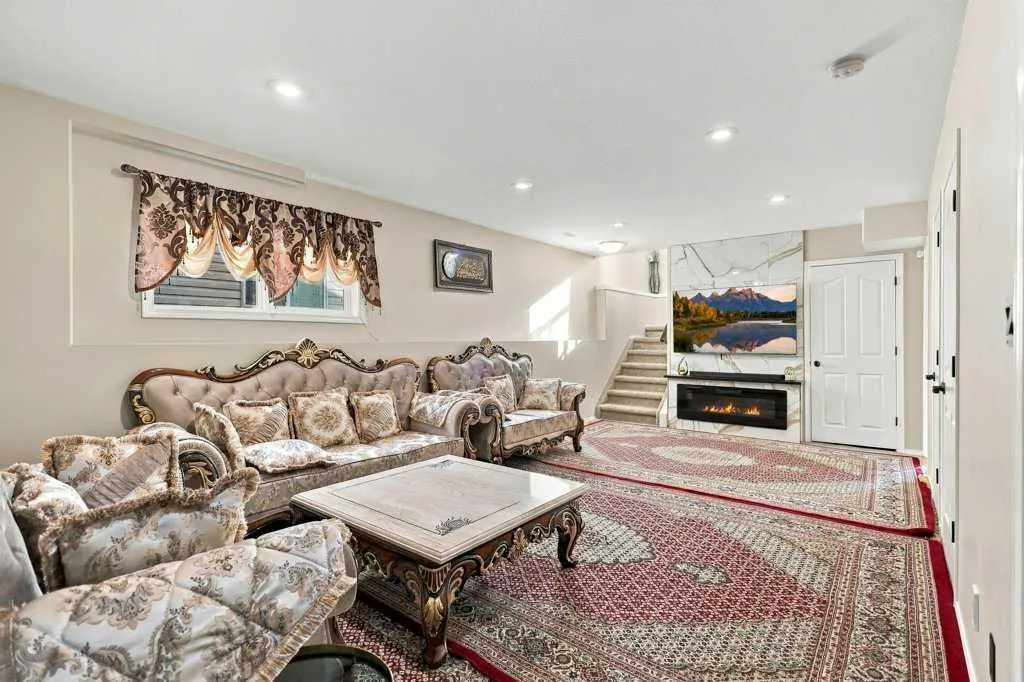 15 Inkster Close