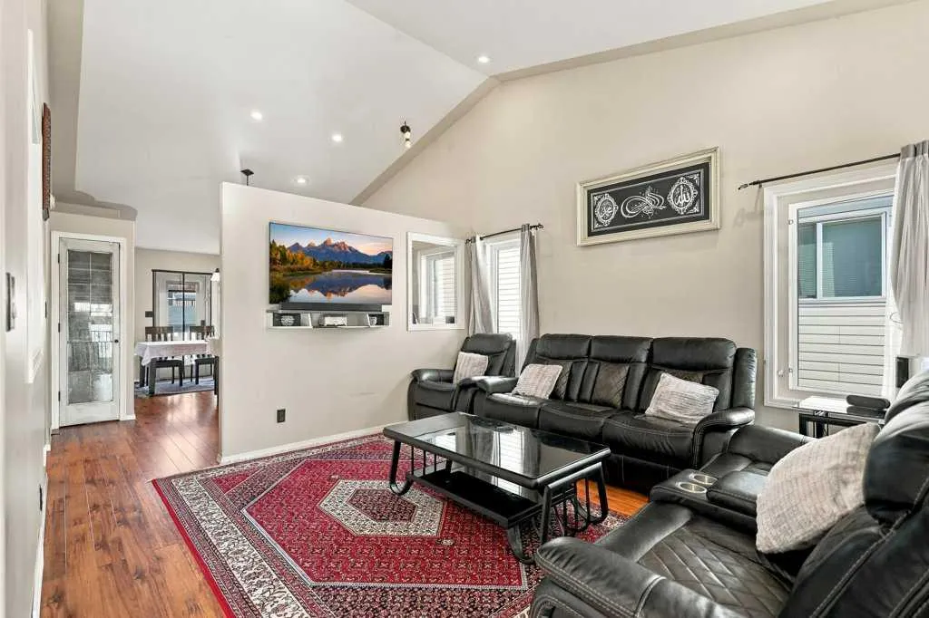 15 Inkster Close