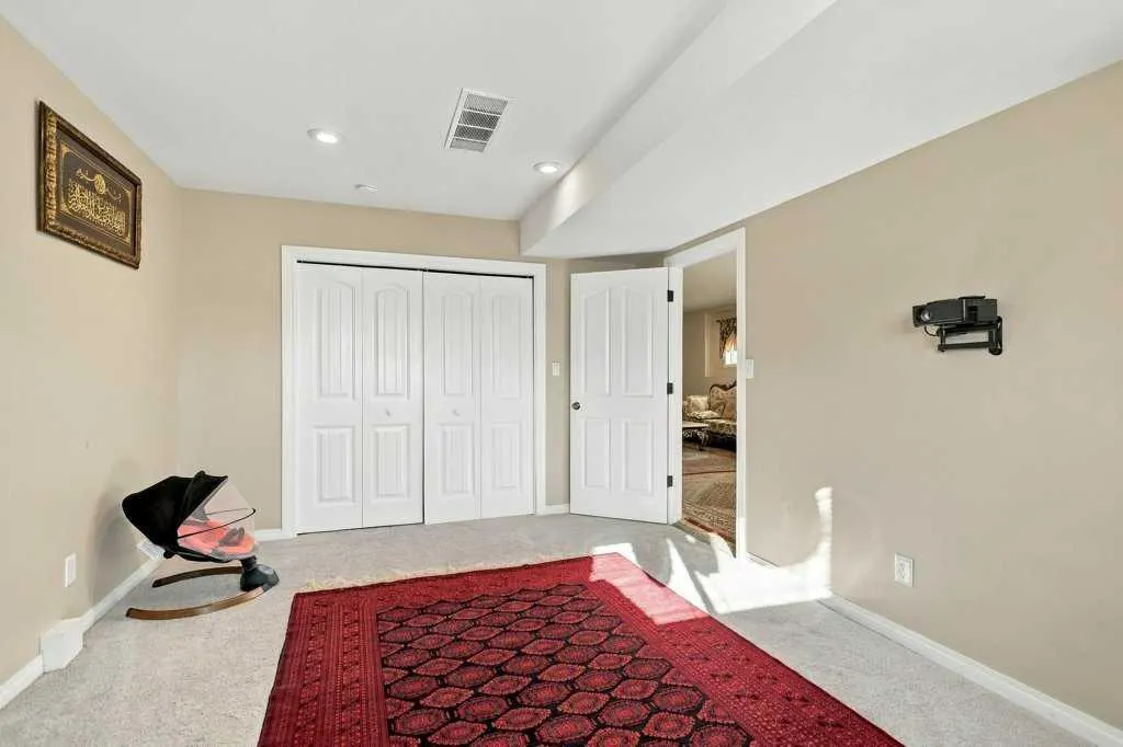 15 Inkster Close