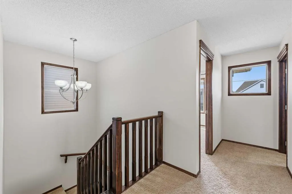 195 Elgin Rise SE