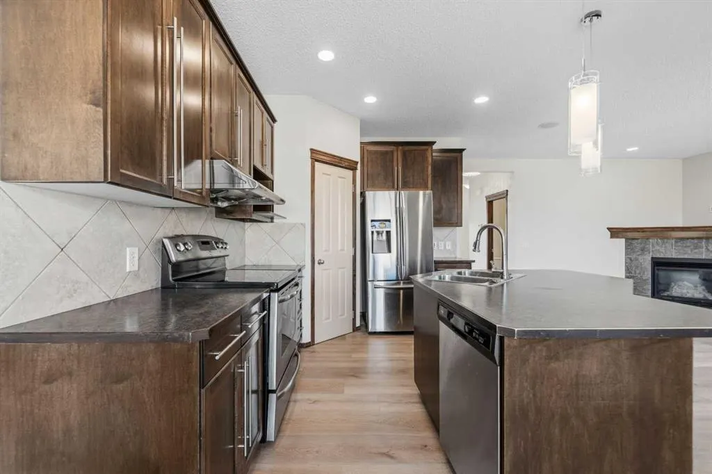 195 Elgin Rise SE