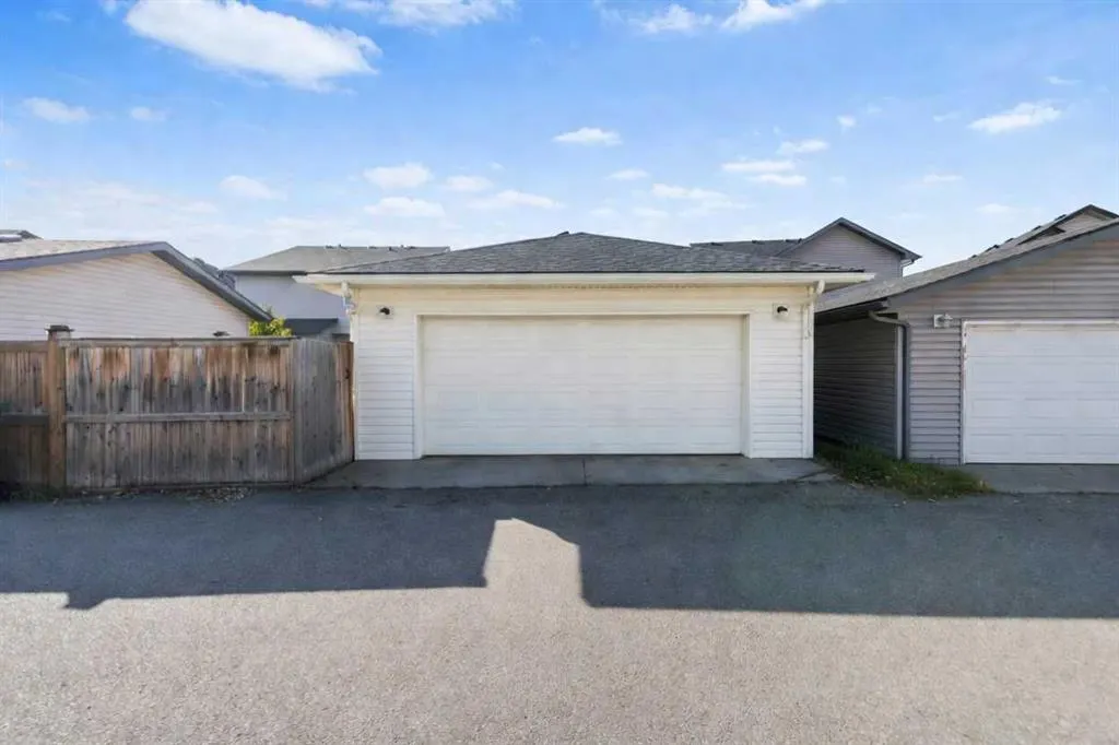 195 Elgin Rise SE