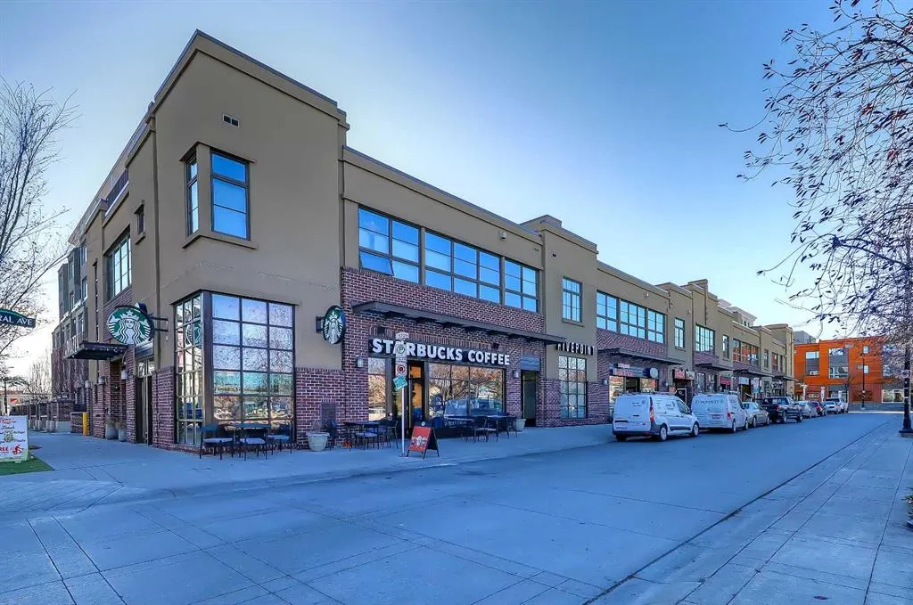 828 8 Avenue NE #4