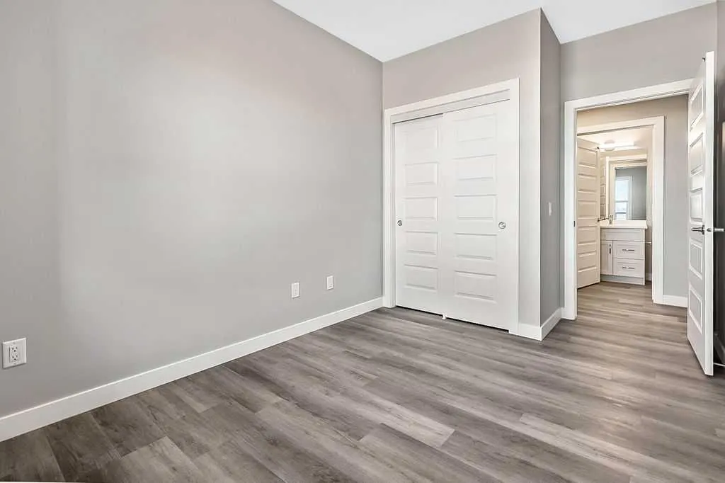 101 Willowridge Drive #406