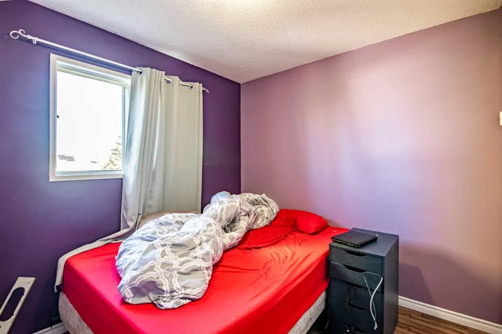 6 Ellenwood Drive