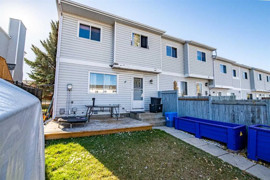 6 Ellenwood Drive