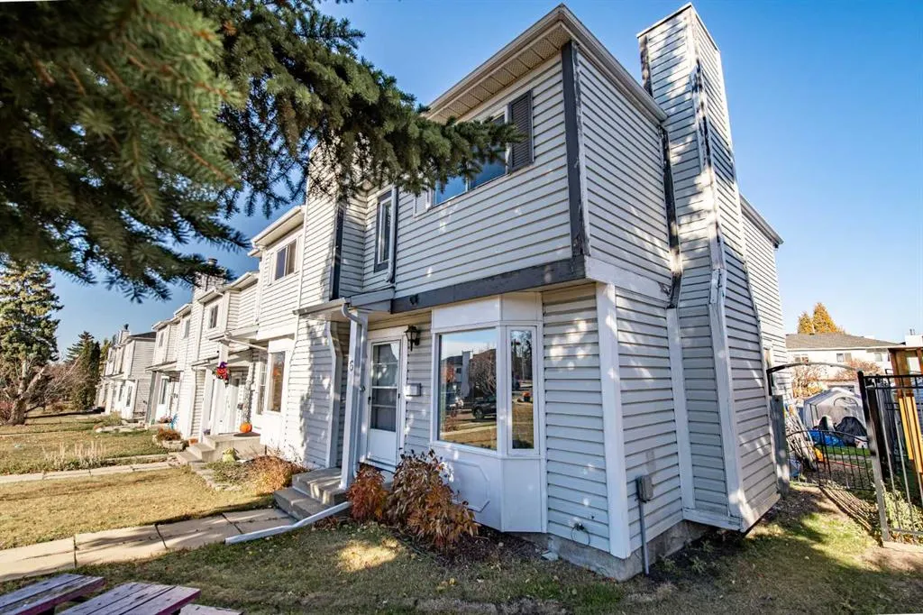 6 Ellenwood Drive