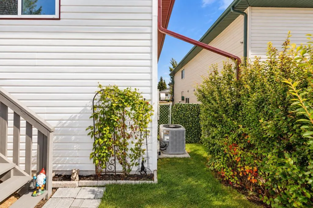 8 Daines Avenue