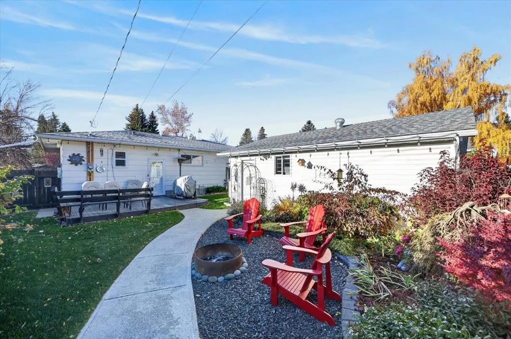 1184 Northmount Drive NW