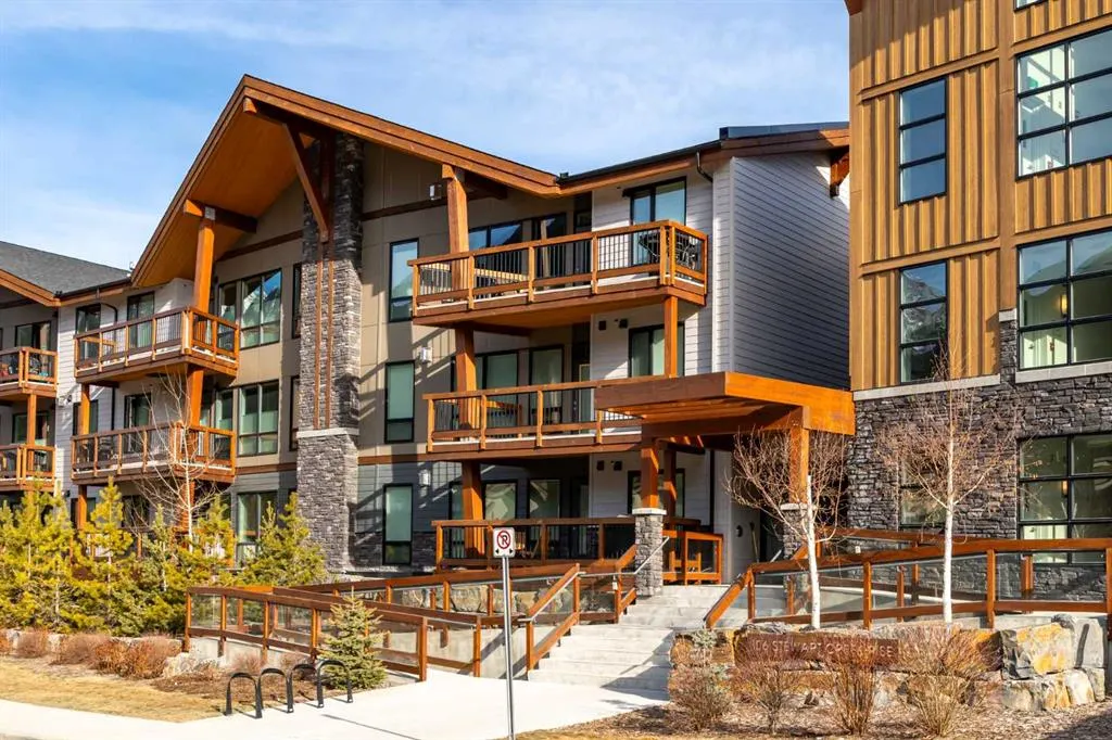 106 Stewart Creek Rise #102