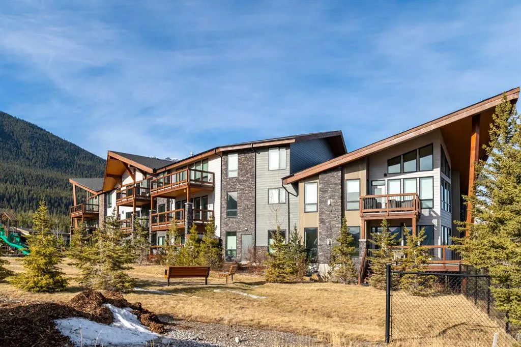 106 Stewart Creek Rise #102
