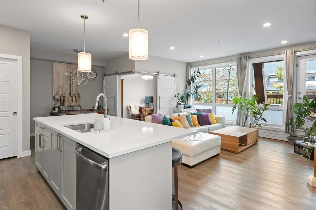106 Stewart Creek Rise #102