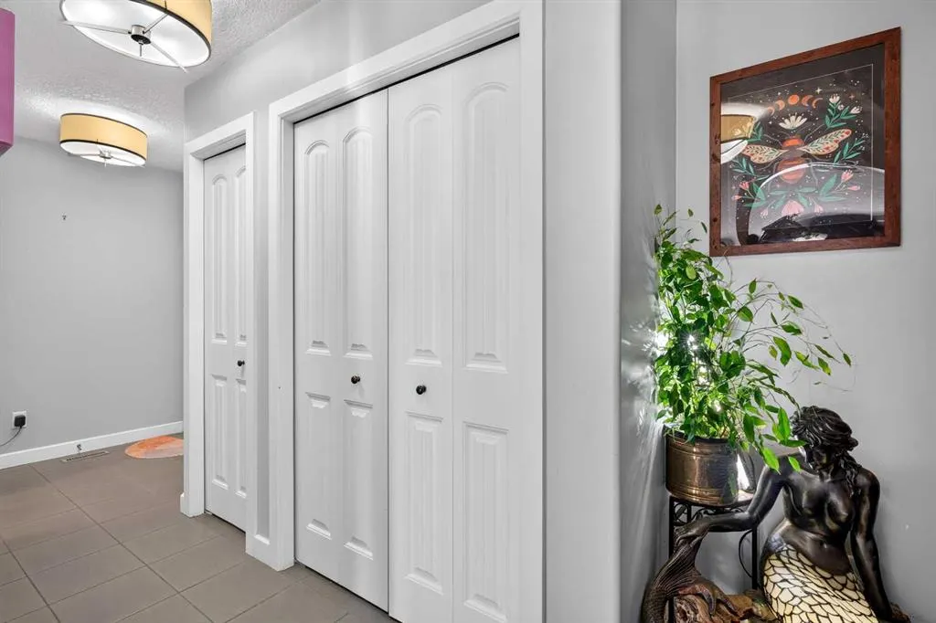 322 Kingsbury View SE