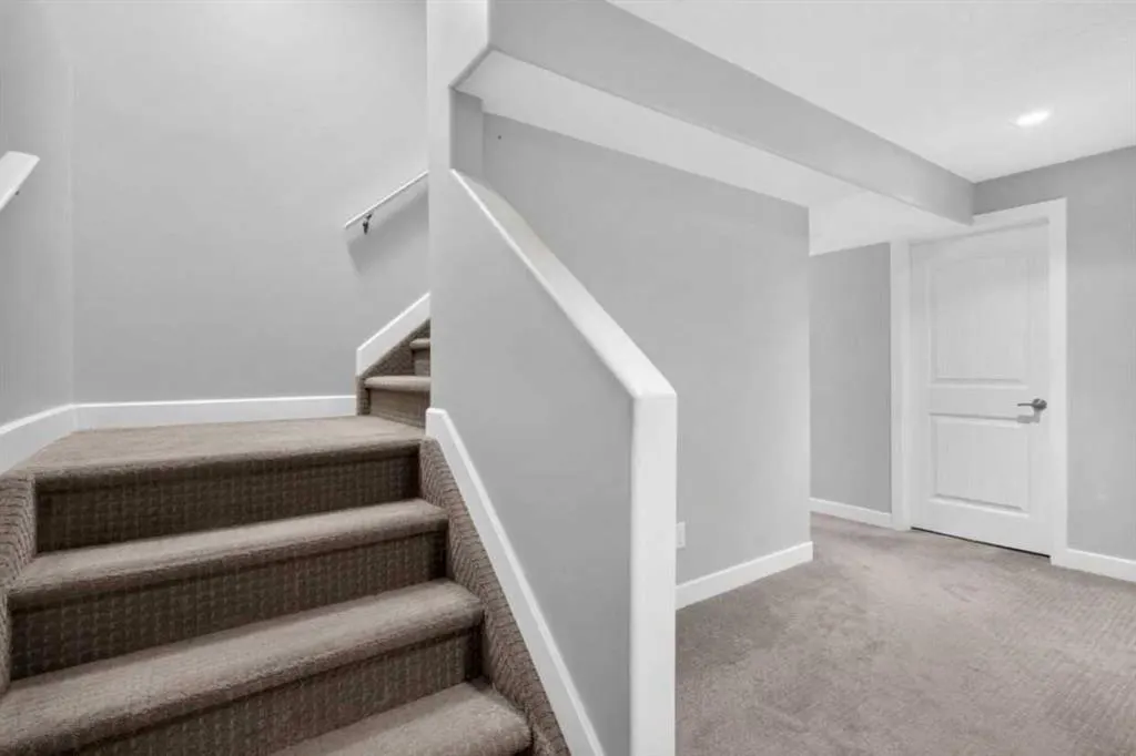 322 Kingsbury View SE