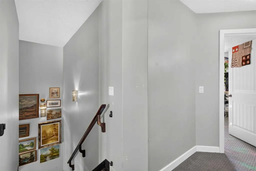 322 Kingsbury View SE