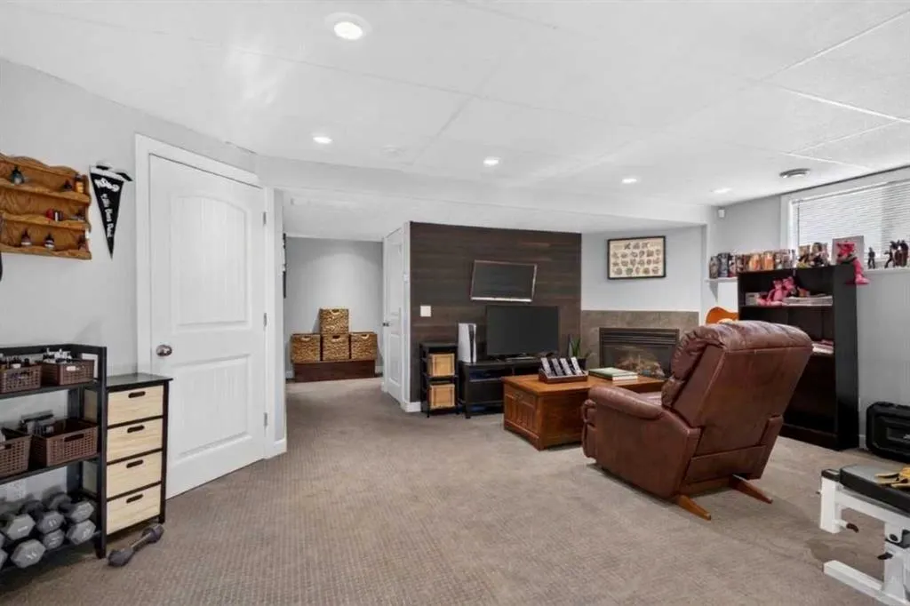 322 Kingsbury View SE