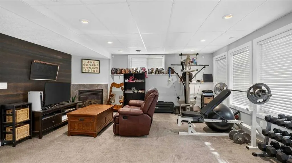 322 Kingsbury View SE