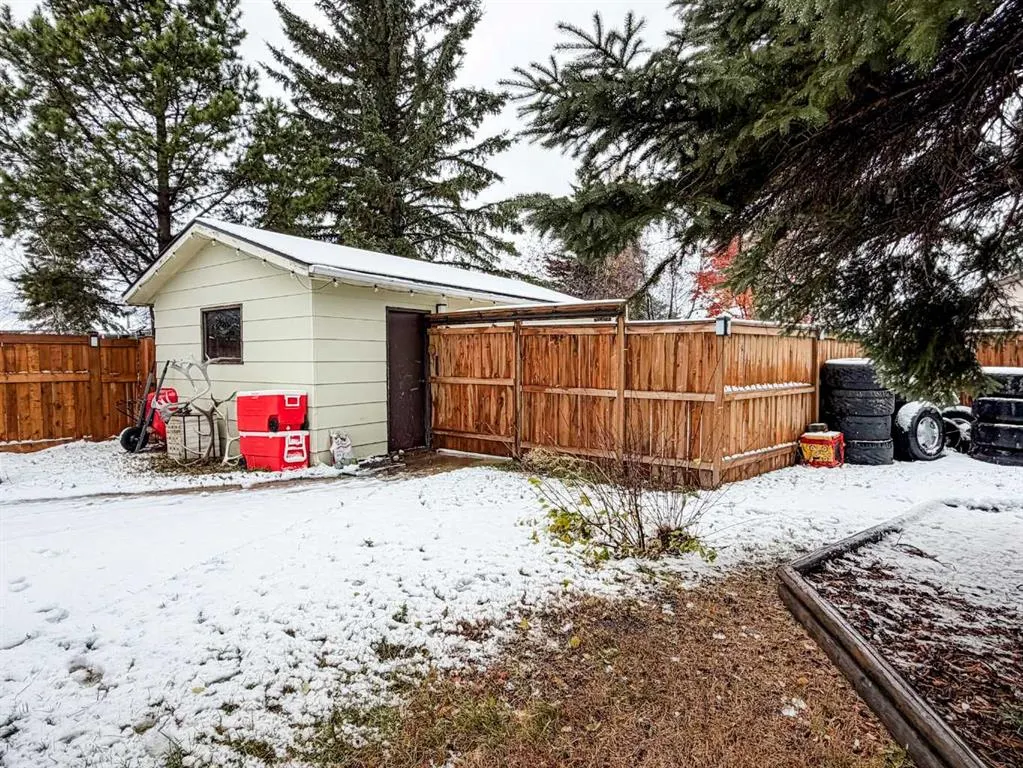 3808 64A St Close