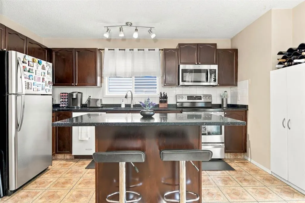 120 Millrise Close SW