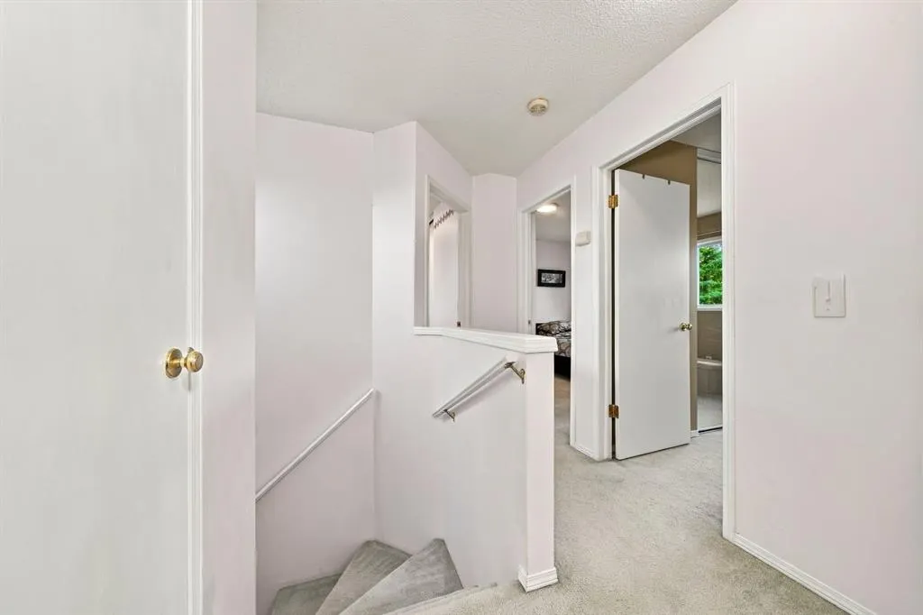 120 Millrise Close SW