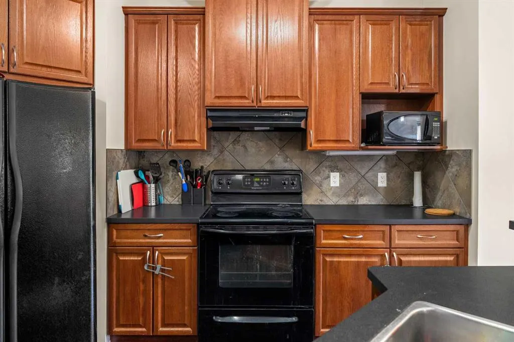 216 Silverado Range Heights SW