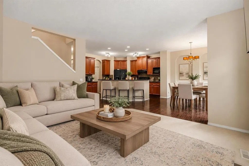 216 Silverado Range Heights SW