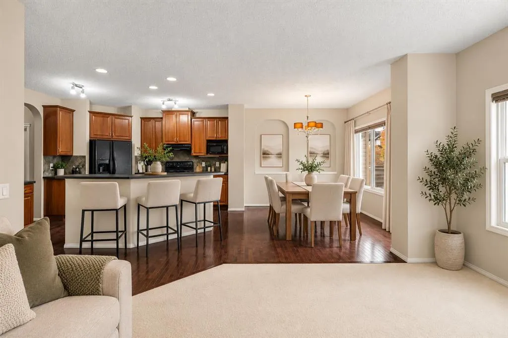 216 Silverado Range Heights SW