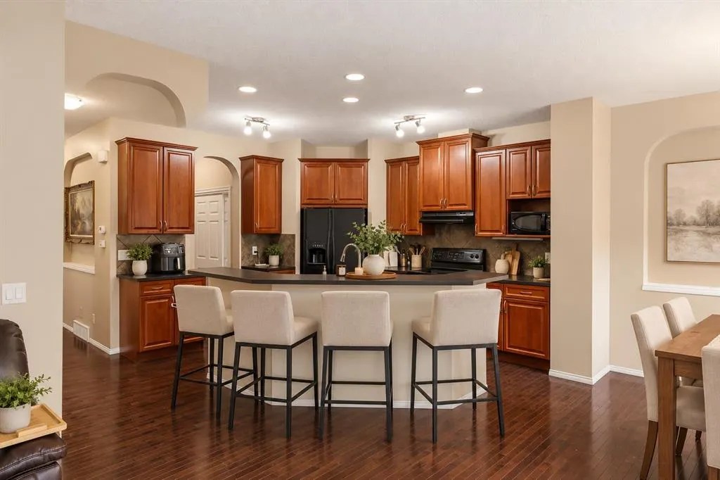 216 Silverado Range Heights SW