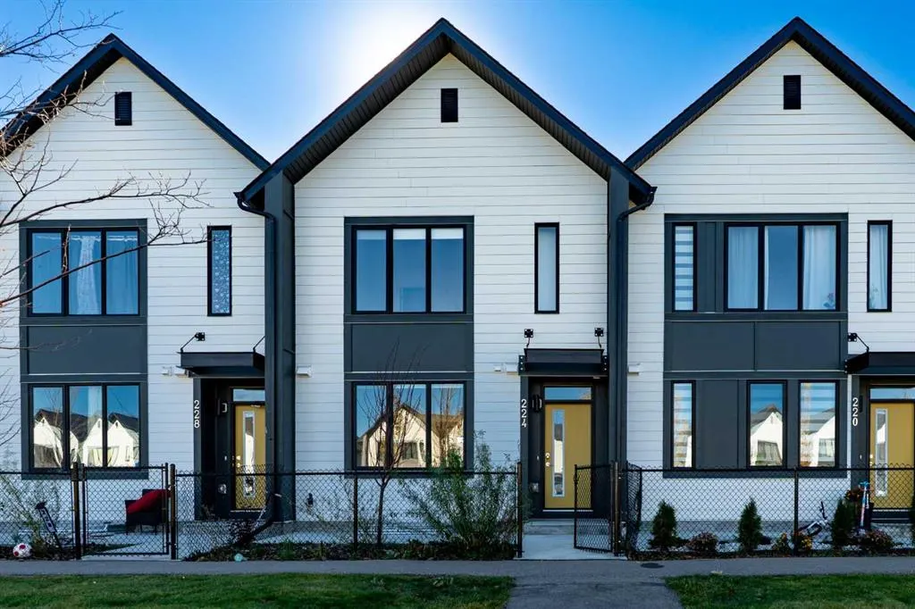 224 South Point Greenway SW