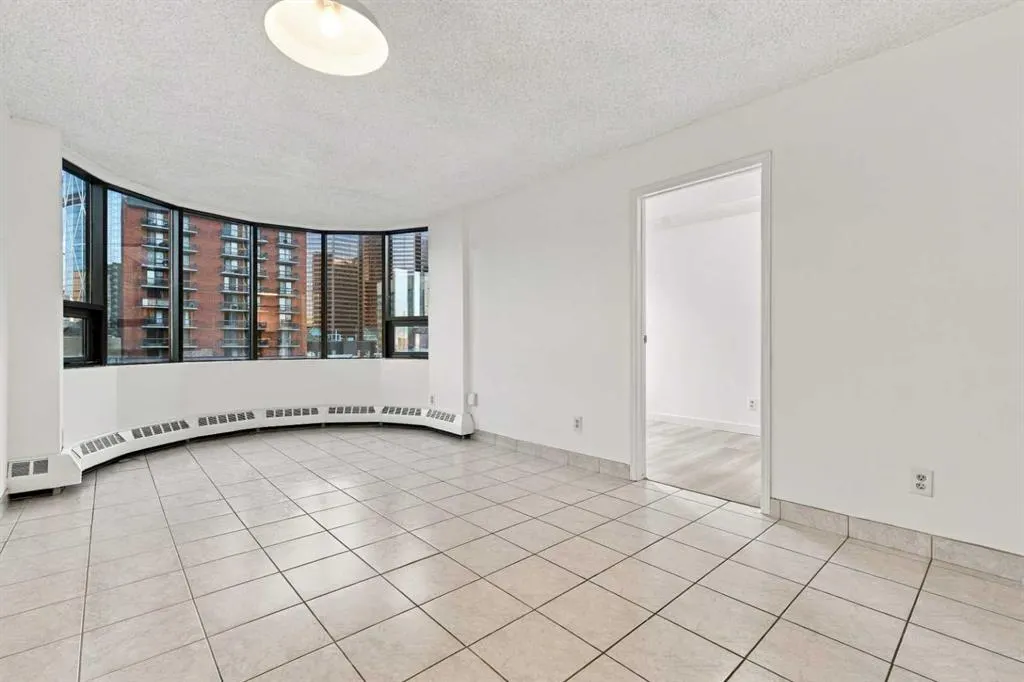 128 2 Avenue SE #404