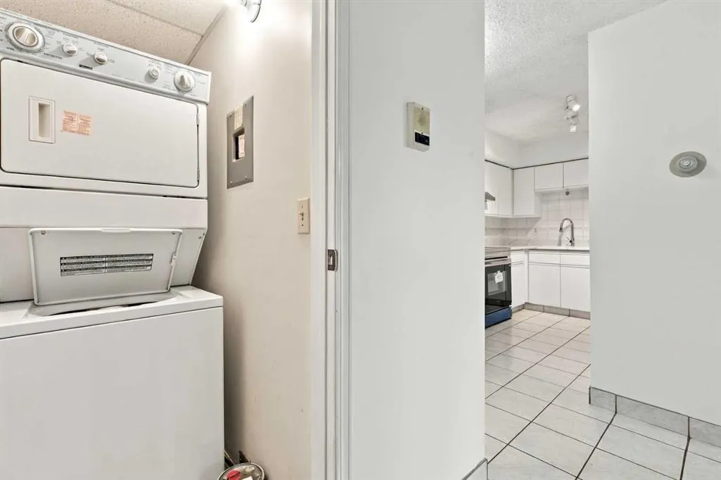 128 2 Avenue SE #404