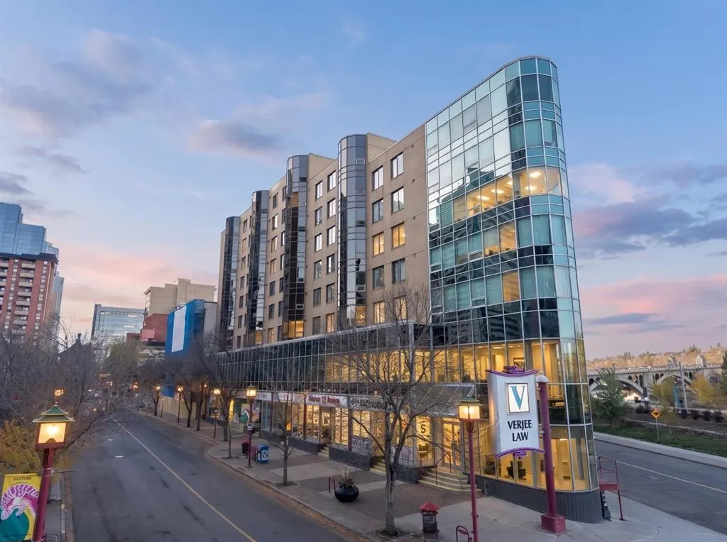 128 2 Avenue SE #404