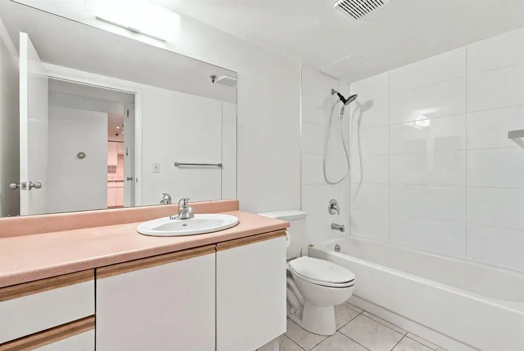 128 2 Avenue SE #404