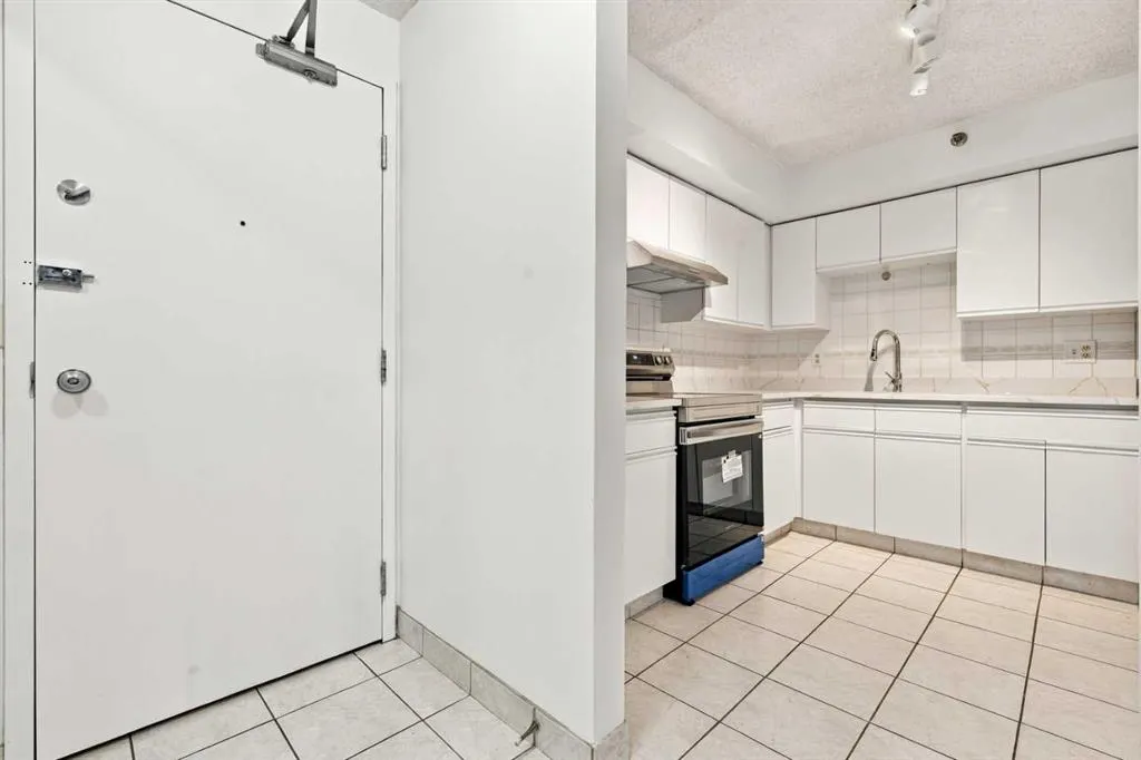128 2 Avenue SE #404