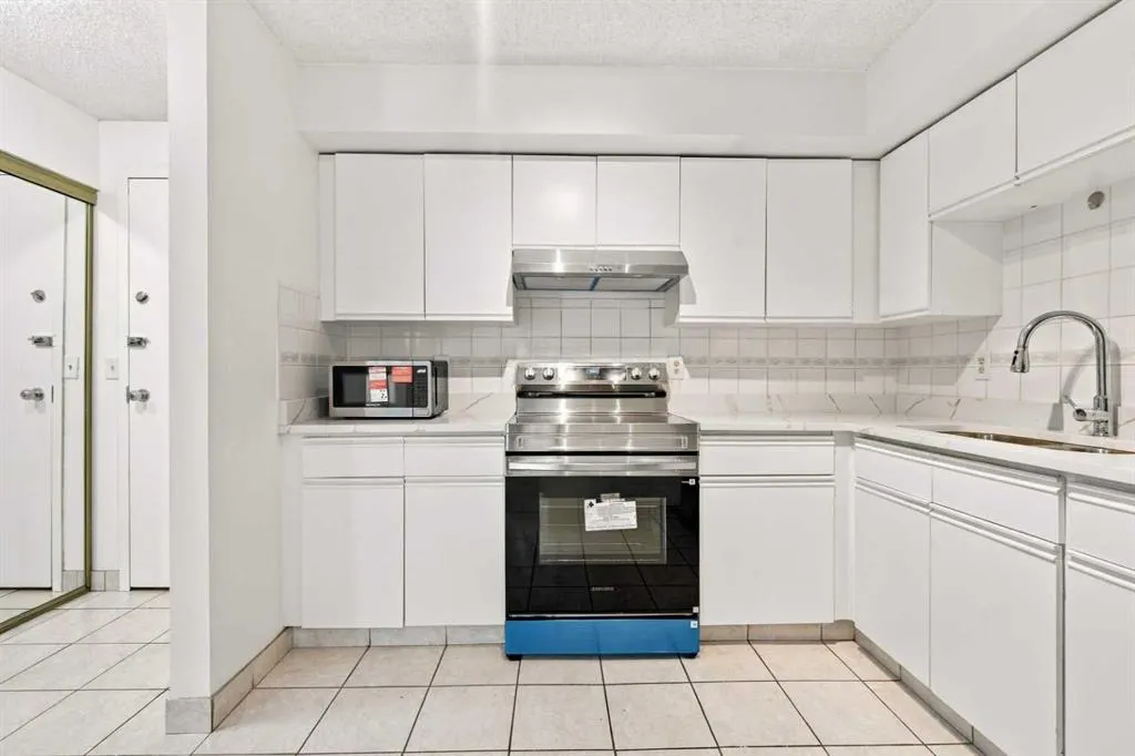 128 2 Avenue SE #404