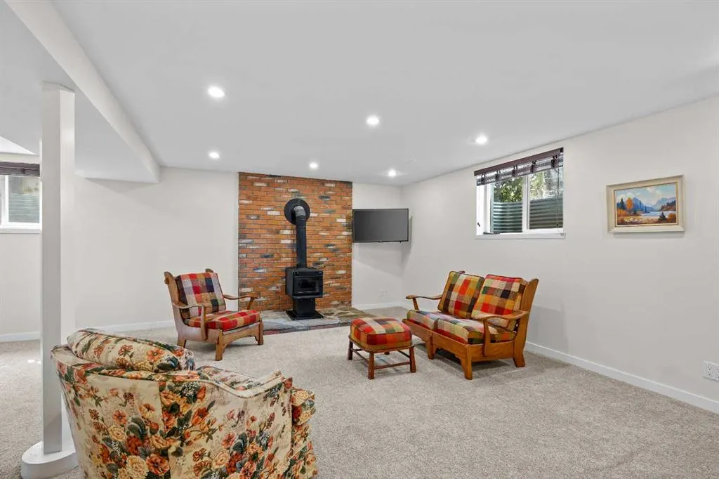 30 Gateway Drive SW