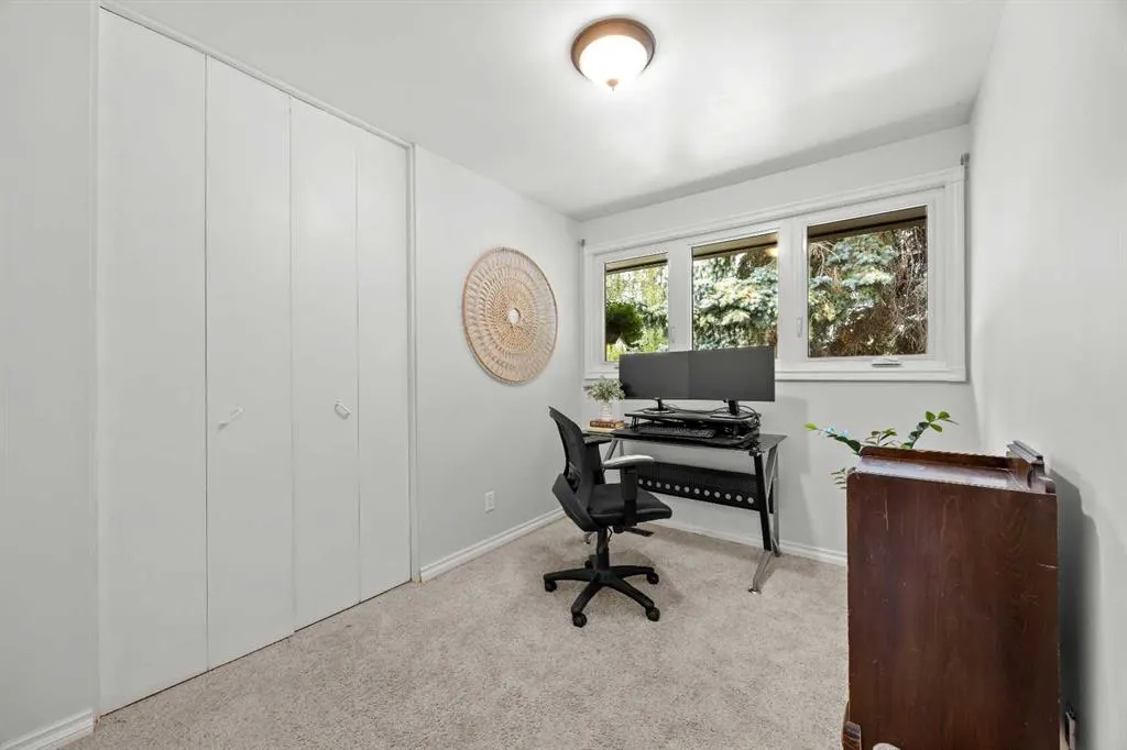 30 Gateway Drive SW