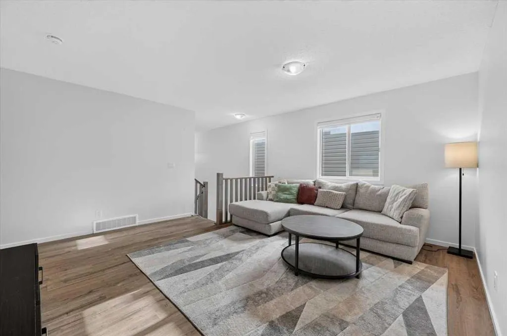 144 Carringham Way NW
