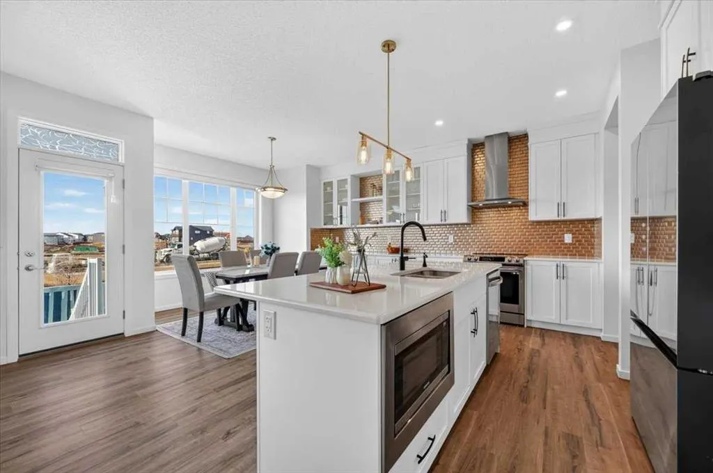 144 Carringham Way NW