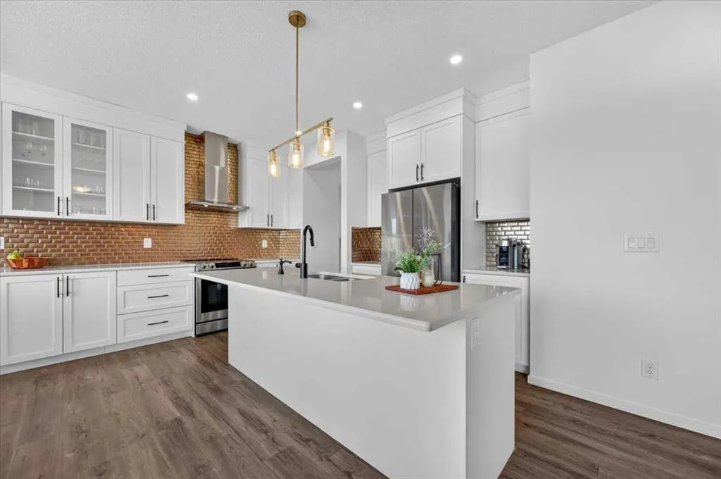 144 Carringham Way NW