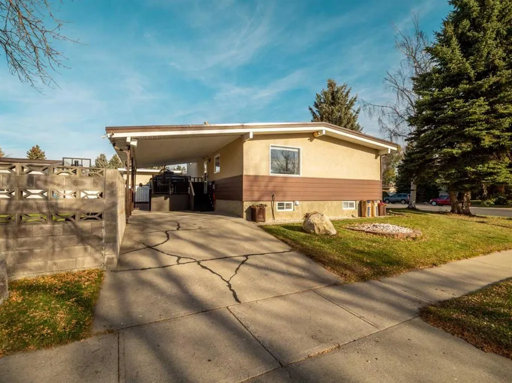 1216 Lakewood Road S