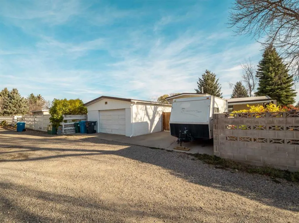 1216 Lakewood Road S