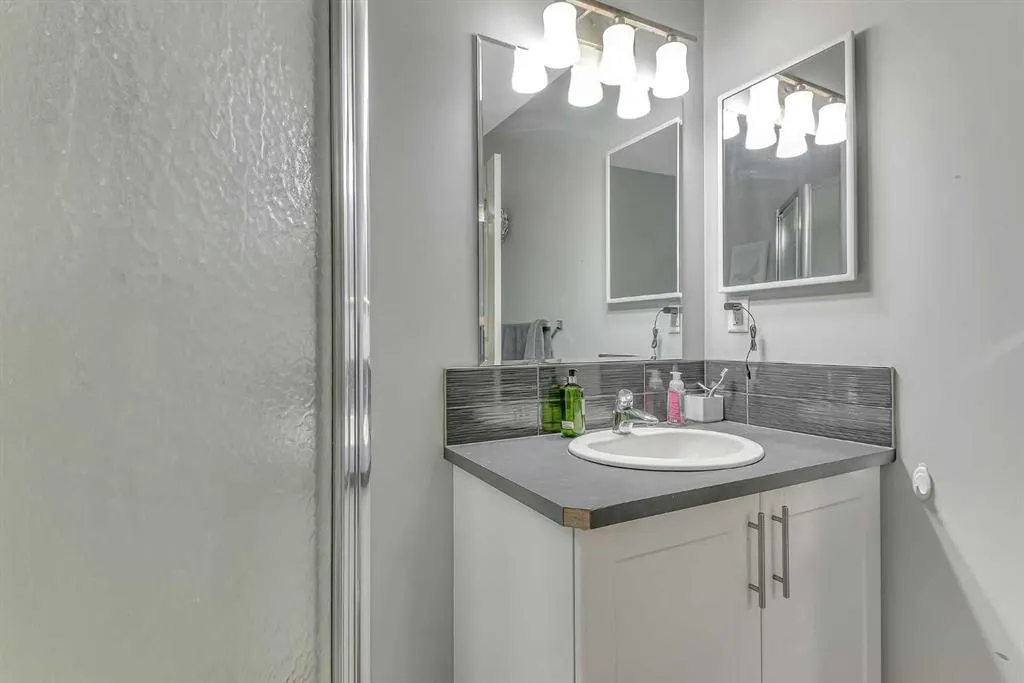 339 Viscount Drive #302