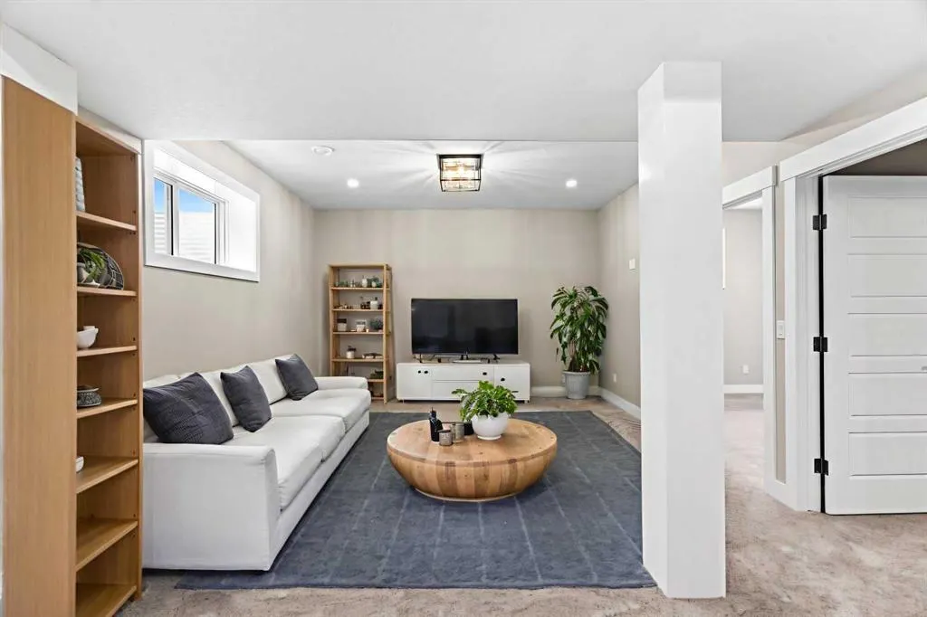 160 Vantage Drive