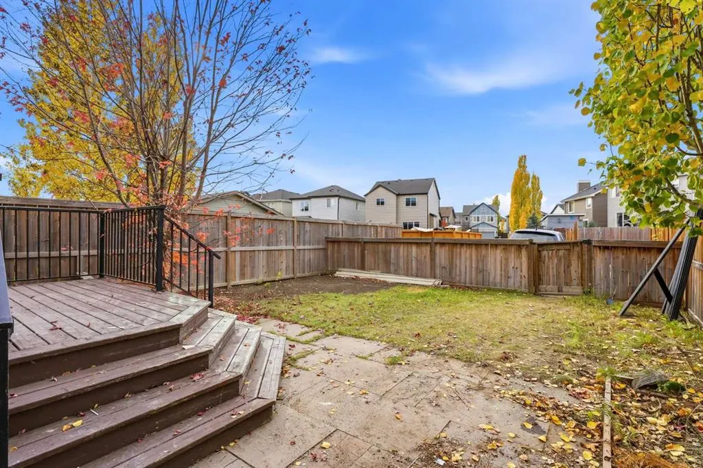 96 Copperpond Rise SE